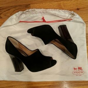 Major Shoe Sale: Coach suede pump w. couture heel